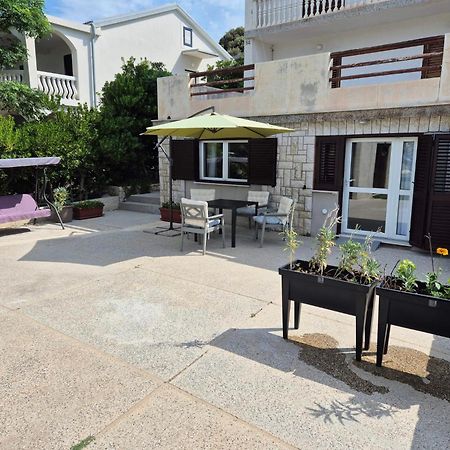 Apartments Marzic Паг Екстериор снимка