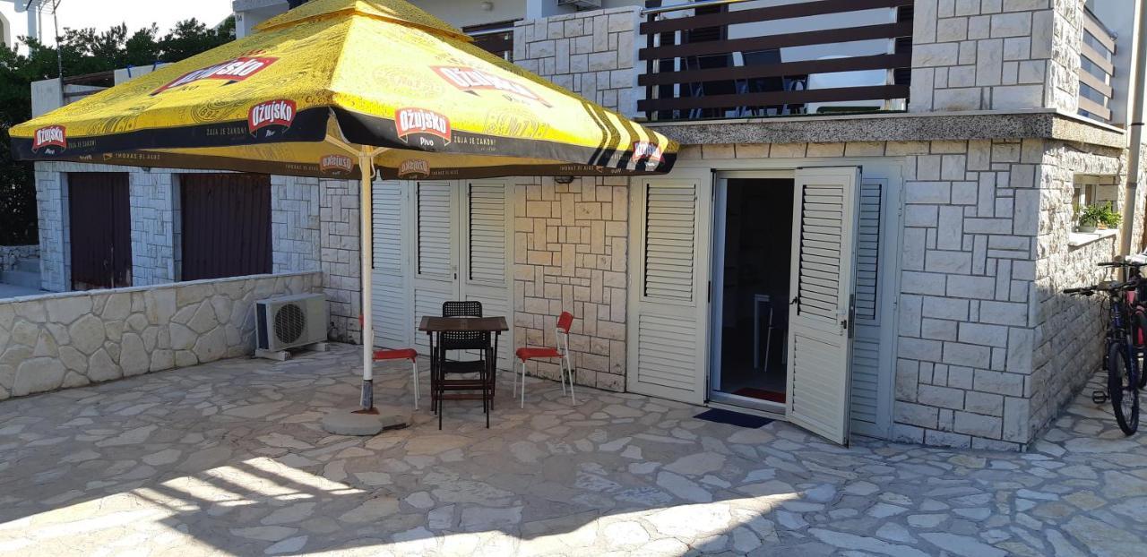 Apartments Marzic Паг Екстериор снимка