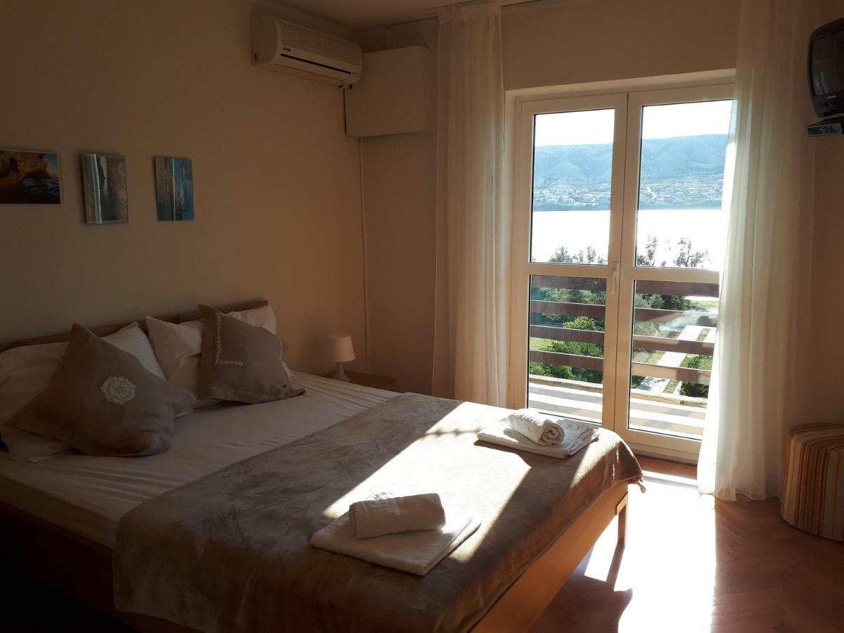 Apartments Marzic Паг Екстериор снимка