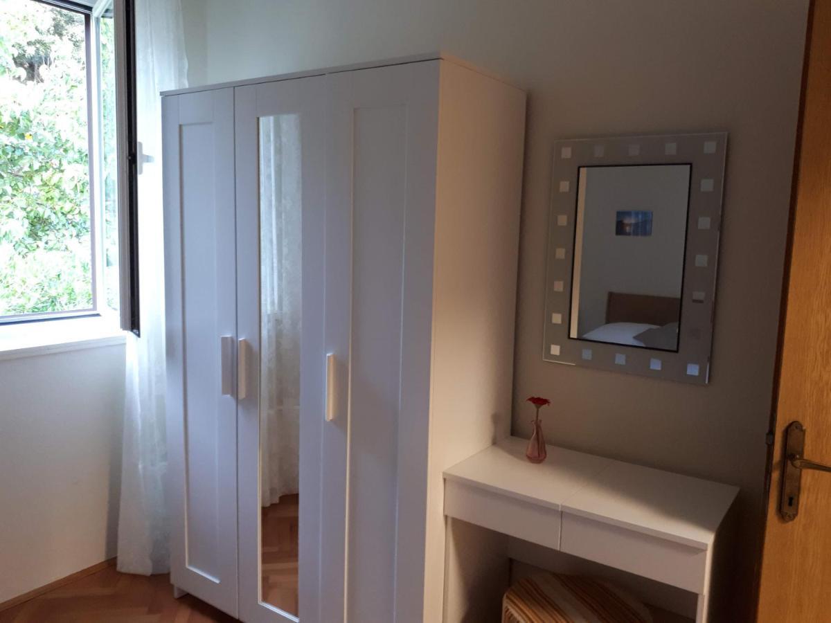 Apartments Marzic Паг Екстериор снимка