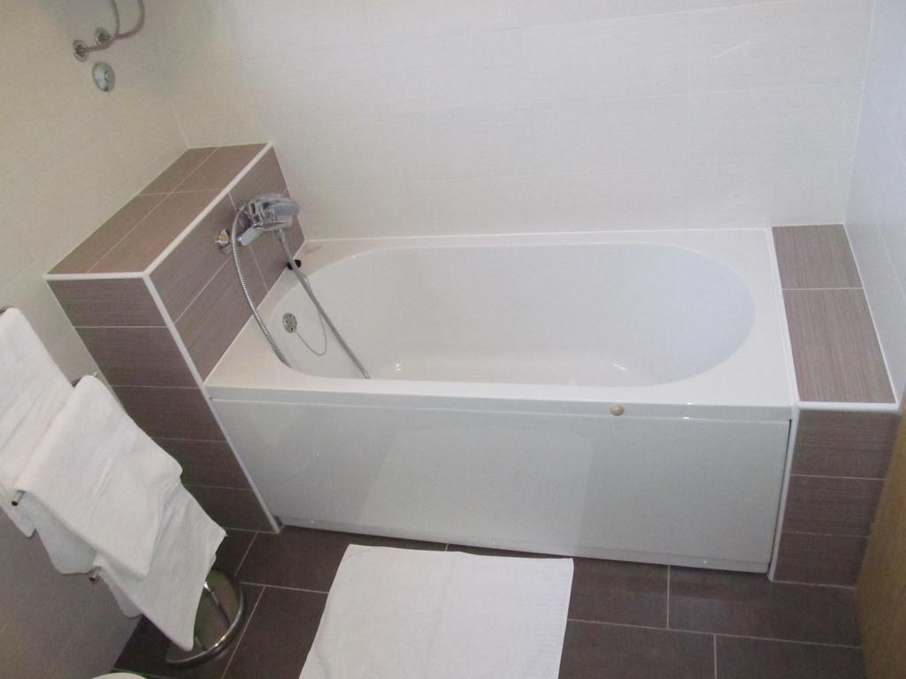 Apartments Marzic Паг Екстериор снимка