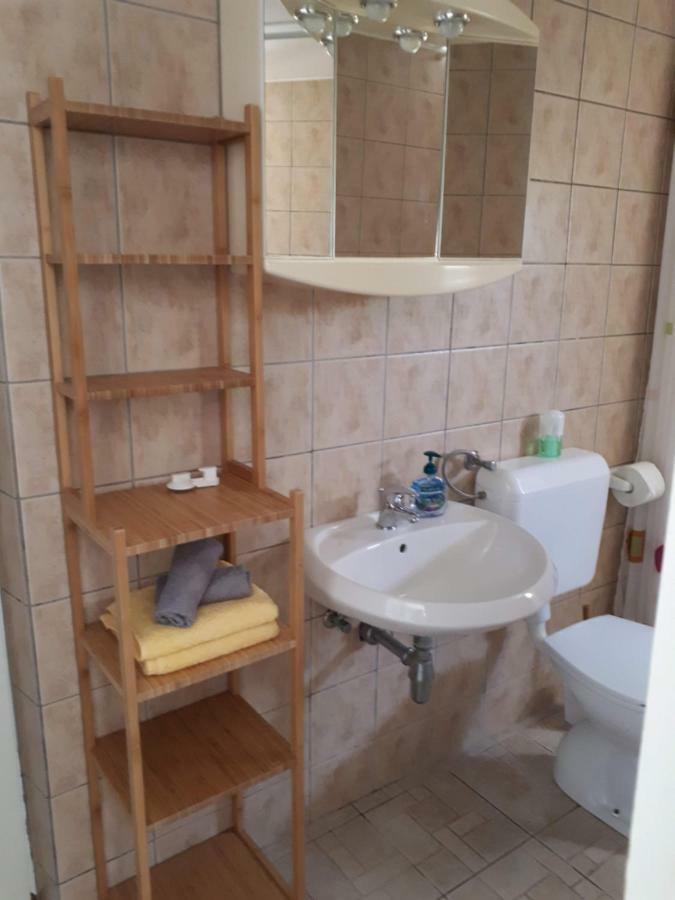 Apartments Marzic Паг Екстериор снимка