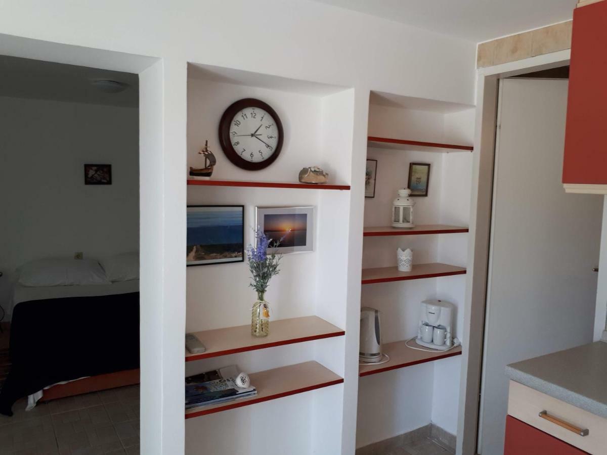 Apartments Marzic Паг Екстериор снимка